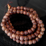 Tràng hạt gỗ sưa đỏ