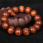 Vòng tay gỗ sưa đỏ tại bình dương